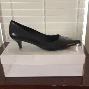 Nine West black leather kitten heels never worn
